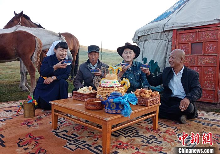 2020��8�����_�������˸��֗�Ʒ�(��2)�ڃ��ɹŞ��m�첼�Ĕz���H�۵Ğ��m�첼��MV�r���w���ɹ��L�������L�߹��D