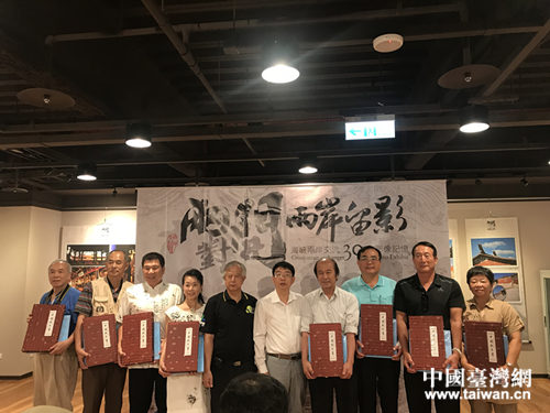 �F��ٛ��_����