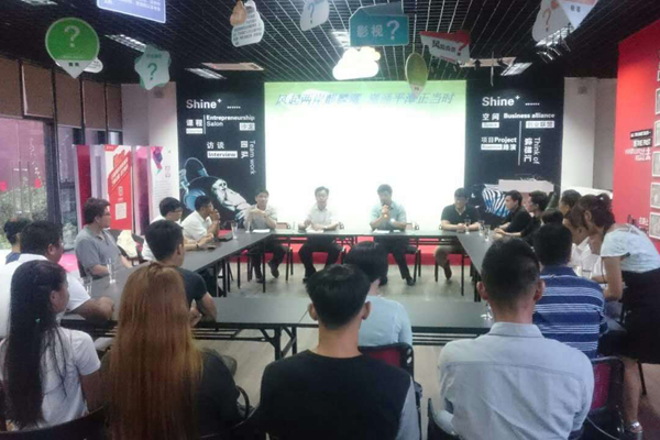 ��Մ���F��