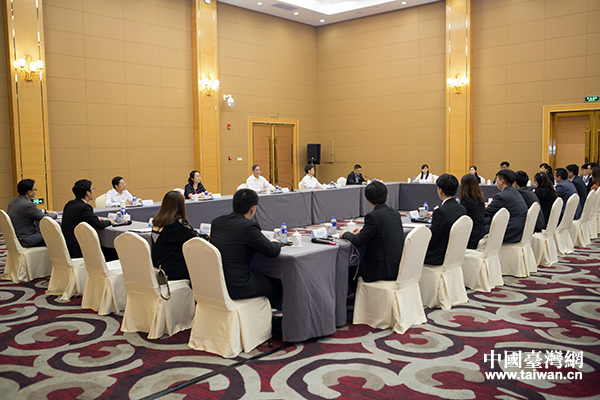 �_��������Մ���F��