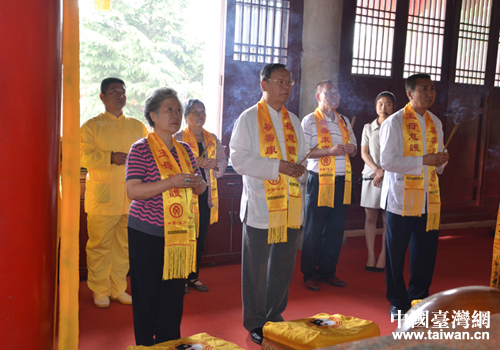 ���L�Fһ���ڛܴ��h����ĸ�m����