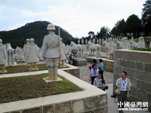 �ɰ�ý�w���^������ʿ����Ⱥ