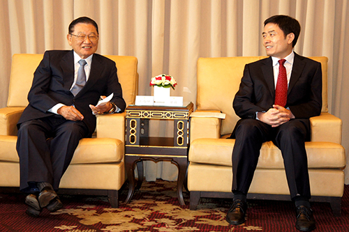 ���Ĵ�ʡ��ʡ�L(zh��ng)���أ��ң���(hu��)Ҋ(ji��n)������(hu��)ǰ�����L(zh��ng)������