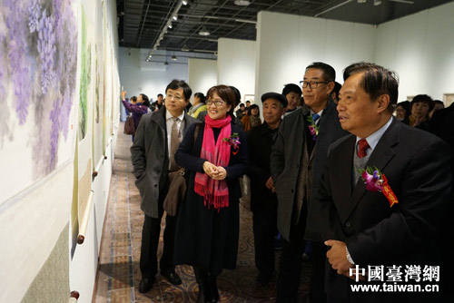 �����L����e��B����