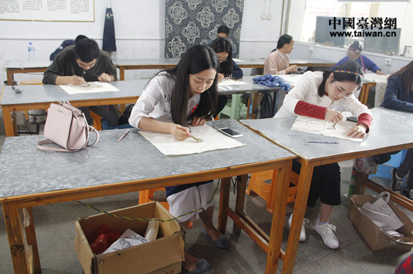 �ɰ�����W(xu��)���F(tu��n)�w�(y��n)ϞȾ��ˇ