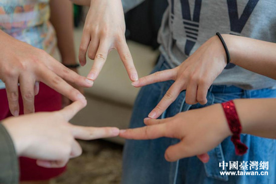 �C���քe�r���ñ˴˵��p�ֽM�����x�ġ�����"