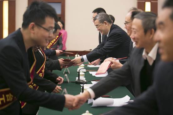 �f��: �C��3