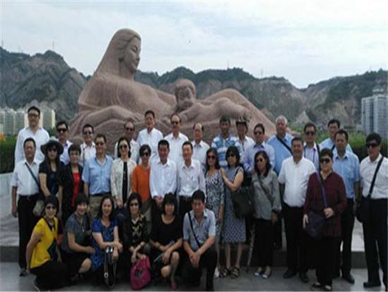 ���L�F���S��ĸ�H����ǰ��Ӱ