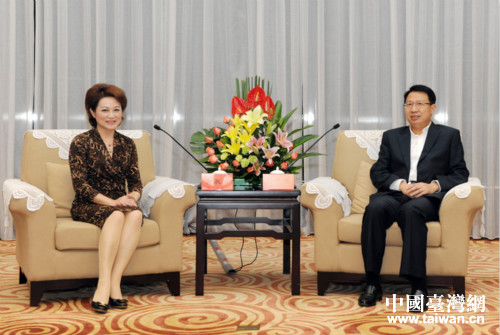 ��Ԫ��(qi��ng)��(sh��)ӛ��(hu��)Ҋ(ji��n)���x�ЋD(li��n)��(hu��)���L�F(tu��n)һ��