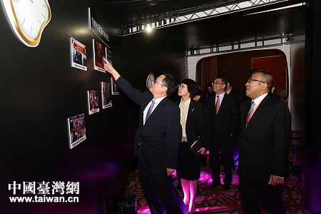 �I�����e�c���Lһͬ�^���_�f�lչ�v��