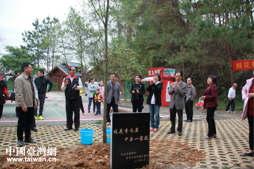 3��26�����磬����F�c���ֿh�񱊵��f��ɽ��ֲͬ�Ę�