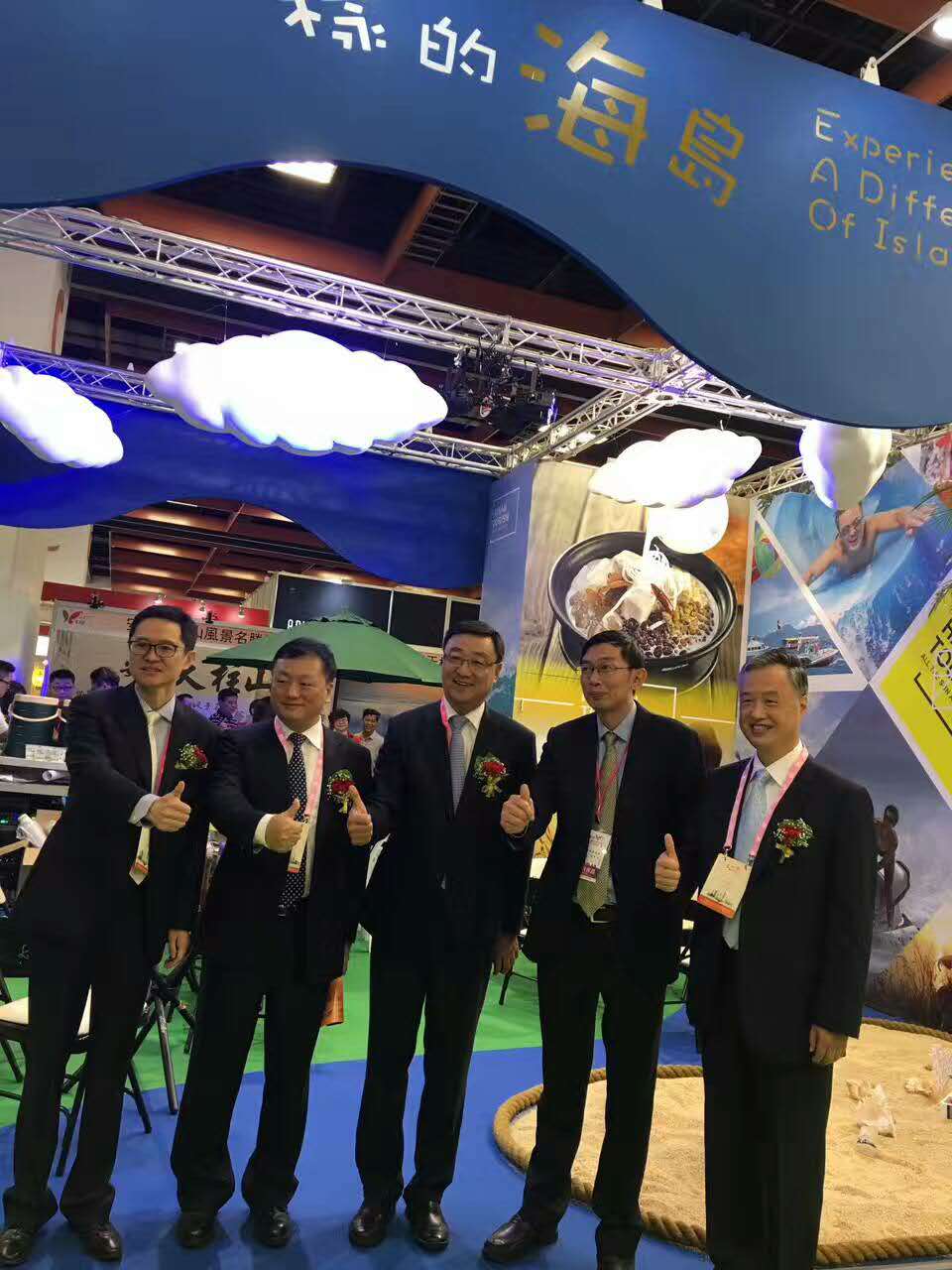 ���w򞺣������һ�ӵĺ��u�������ƽ���ڸ�������e�k