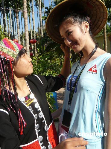 12��2�գ����ں��������e�е�2008�½z·�Ї�ģ�ش�ِ���Qِ�ą�ِ�x���M��ِ�»�ӣ���ِ��49����Ů�x�ց����������������ƺ����B�´兢�^���D���������酢ِ�������϶��ҡ�