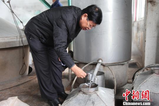 �_(t��i)�����A�ƅf(xi��)����F(tu��n)���ӱ���ˮ�ϰ׸ɼ��F(tu��n)���^����