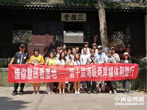 ���L�Fһ���ڹ�¡�к�Ӱ����zӰ����ѩ��