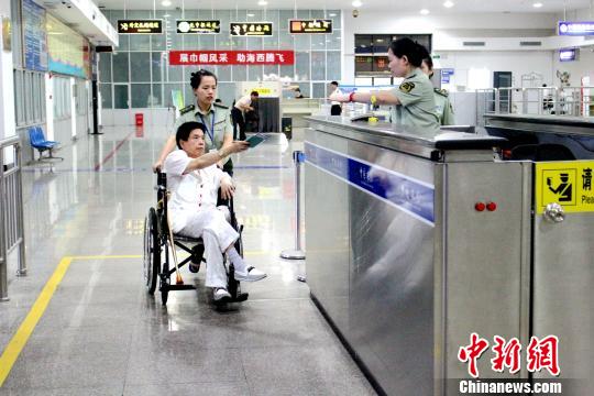 7��1�գ�һ����(zh��n)����������衱̖(h��o)݆����(j��ng)�����R�����Rβ���R�棩�������_(t��i)�����_(t��i)�����ڸ���߅�zվ�k���k���������m(x��)�r(sh��)�⺞ע���@�ñ���ͨ�P(gu��n)�������󡡔z