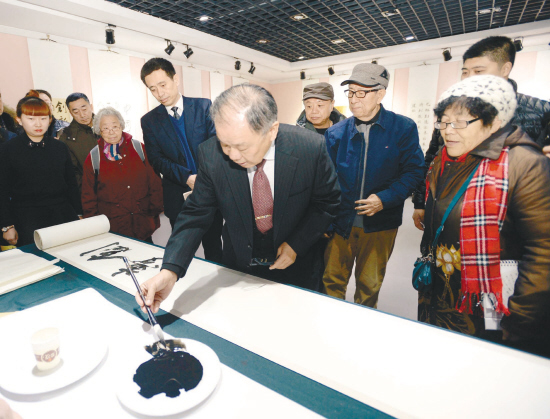 ������o�ޡ��������桱���{�ɰ����Ļ���P��������׭����Ʒ��Ոչ�_Ļ