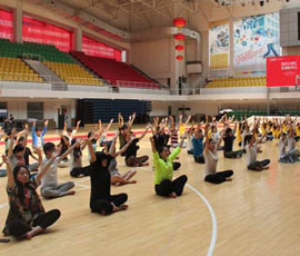 �ɰ���У����һ�����M�ຣ�����W