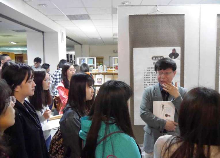 �����տ���--ʥ�� ʥ�E�Dչ�����_(t��i)���|�A��W(xu��)�_(k��i)չ