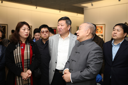 ���e���^չ�[