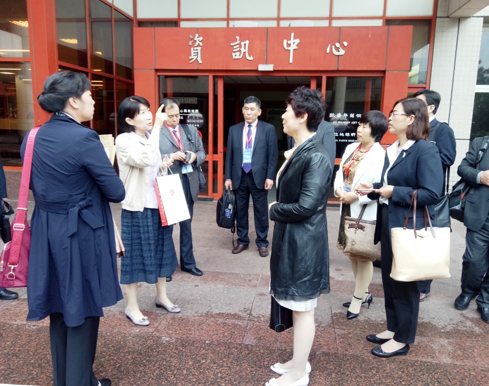 �D���B���_����Уͬ�lչ�������Ļ��zӰչ���Ļ���W�_Ļ