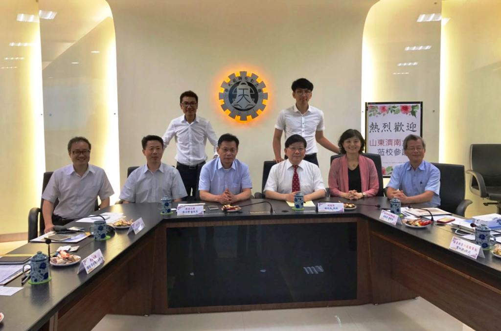 ���ϴ�W�M�F���_����У�M�ЌW�ƽ��O���ӽ���