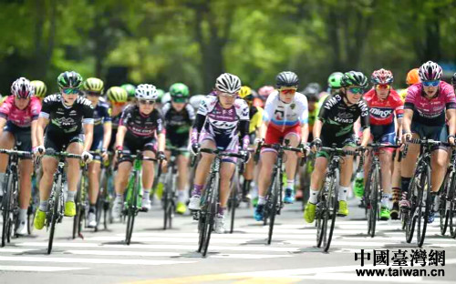 �h�����u���H����Ů�ӹ�·����Ѳ��ِ5����7�����Ϻ��г����^�e�k