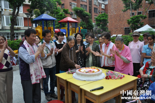 �Ϻ����Ӆ��L�F(tu��n)���_���󰲅^(q��)���Ӵ�ĸ��ĸ�H��(ji��)���