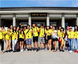 �ɰ��������M�ر��Rٸ�����^ ̽���vʷ�z�E���ܹ�������