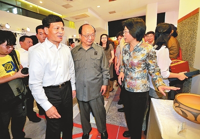 �������Ļ����u�С�չ�[���_�_Ļ