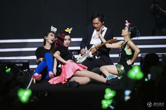 S.H.E�c������13���׺��w