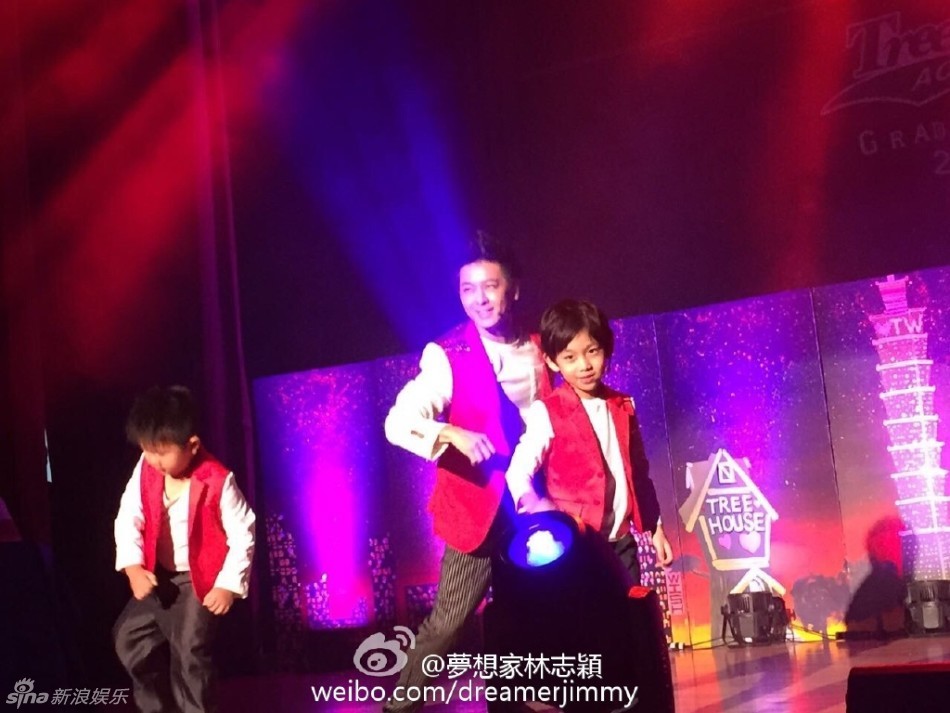 ��־�f�c����ͬ�_(t��i)���� Kimi�L(zh��ng)��׃��С��