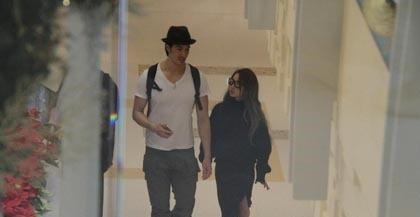 �\�s��������