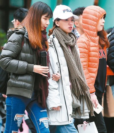 10���(qi��ng)���������u�_(t��i)�_(t��i)���(y��ng)��ɽ������ѩ���D��