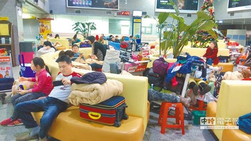 ���T���m(x��)���F8000���ÿ͜���210��ҹ�ޙC(j��)��(ch��ng)���D��