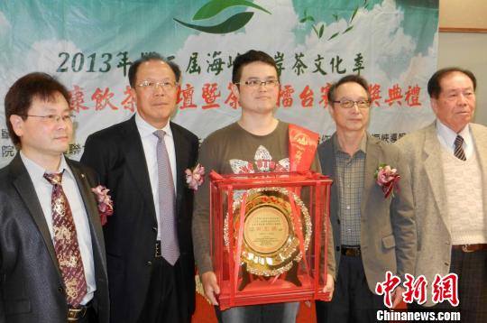 �ڶ��ú��{�ɰ����Ļ������_�����x��Ļ