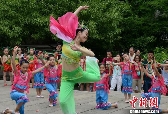 ����c����ɰ����L��