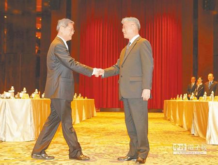 �ڶ��Ρ����ĕ����������Ѯ�e�о۽���ʽ�_���C