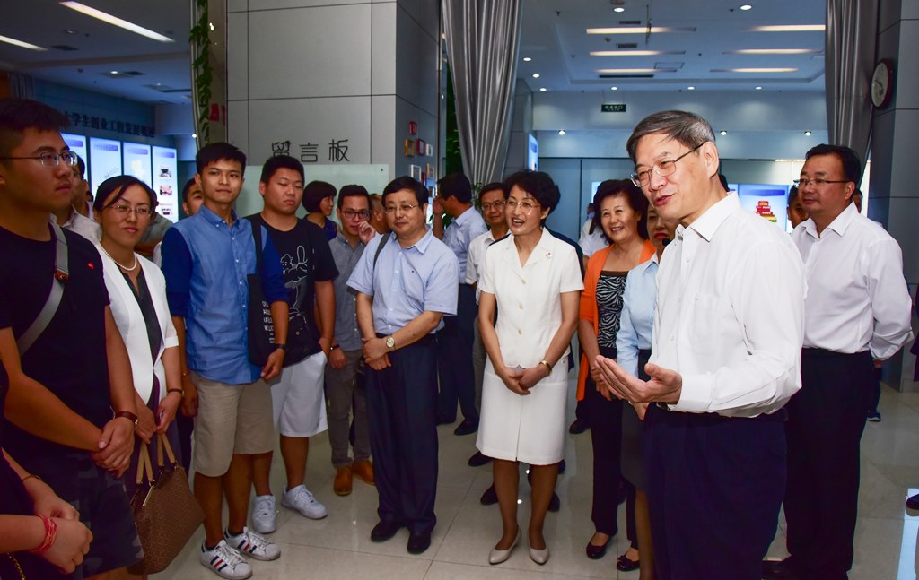 ��־܊���γ�ϯ���_(t��i)��(j��ng)�Q(m��o)ǢՄ��(hu��)����ɽ�|�{(di��o)��