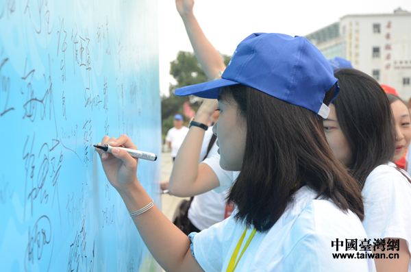 �{ɫ�o������־Ը���