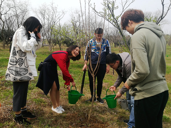 ֲ��F(xi��n)����