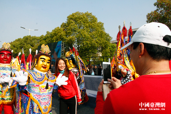 ���{�ɰ�����ɽ���R������ِ��(hu��)�� �����_(t��i)��Ԫ���c������ɽ