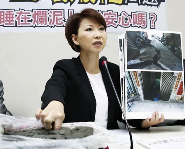 ��Ӣ��ه������ϲ��󱾠I(y��ng)���{(di��o)����,����±��x�񒁗�?