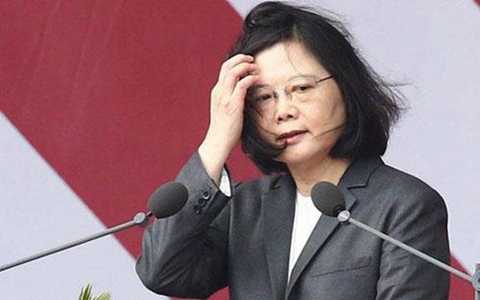 ��Ӣ�ĵġ����⡱��ˣ�����ڡ�����o�У�