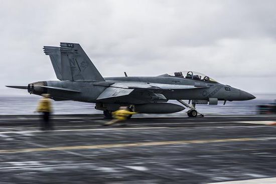 һ��F/A-18F�������S���(zh��n)�����w