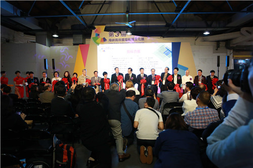 �����ú��{�ɰ��V�Ӱҕ�Ļ�չ�_(k��i)Ļʽ���� .jpg