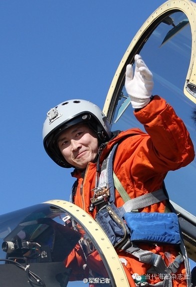 ����܊ί������λ����ĸ�𶷙CӢ��ԇ�w�T��