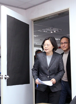 ��Ӣ��Ļ�ŵ��{�L��ꑲ̣������^�����λ�