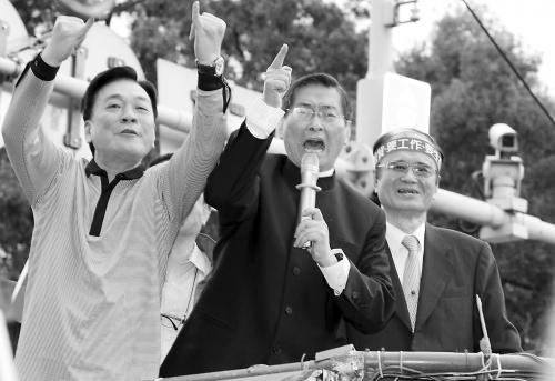 ���������У�1��ŭ�ⷴ���Q�W����