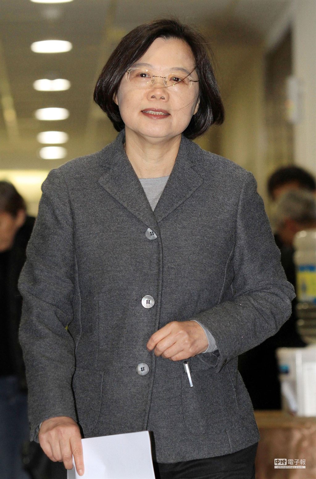 ���M�h��ϯ��Ӣ��